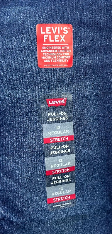 7684558