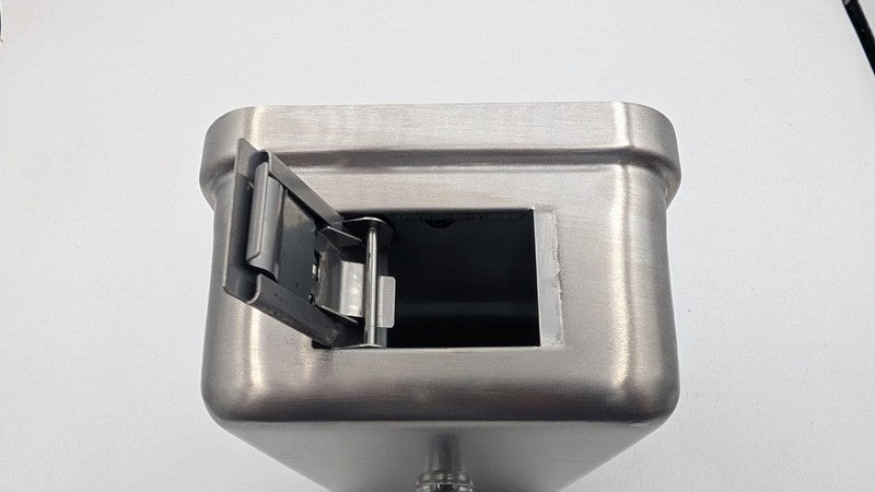 7695608