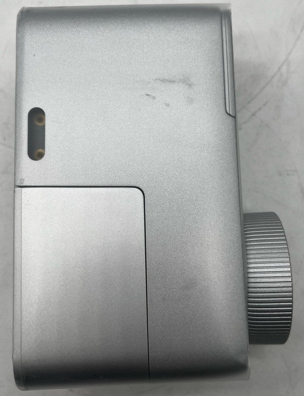 7105758