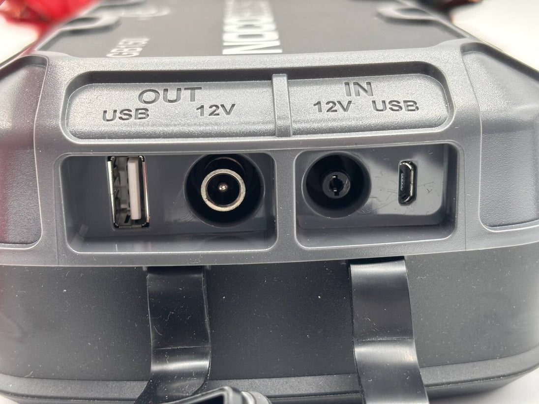 7686218